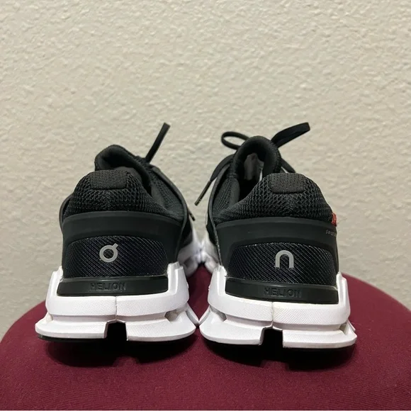 On Cloudswift Women’s Road Running Shoes Size 7 Black And White Lace Up - Picture 5 of 7
